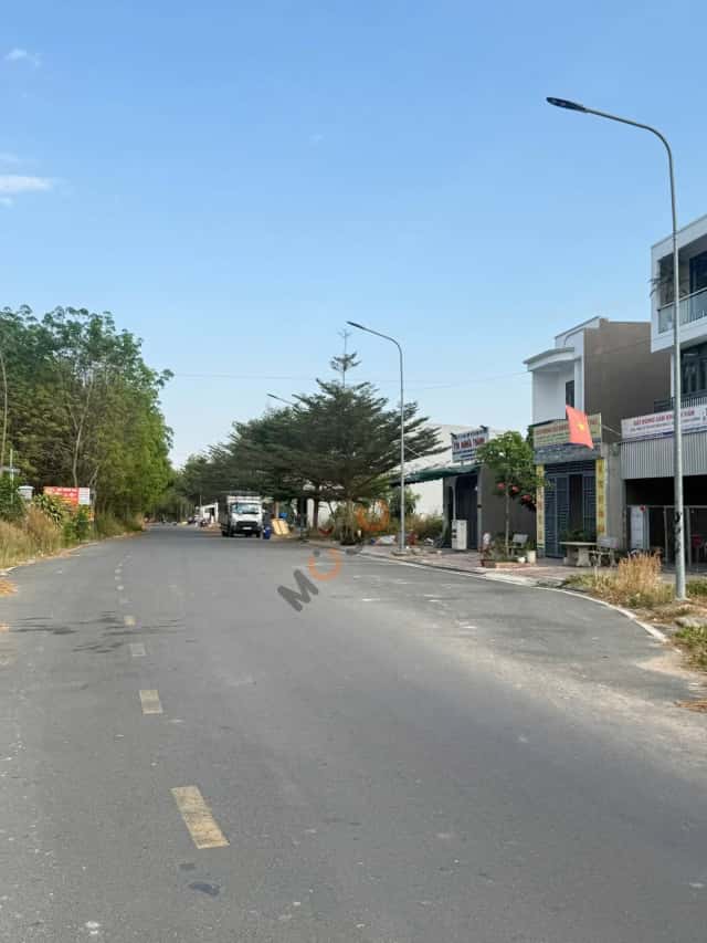 Đất 447,7 m² · Tân Định 001